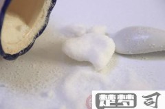 晚上吃太咸怎么补救?快速排盐与避免水肿的实用方法
