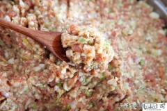 猪肉白菜饺子馅怎么调才能鲜美多汁？