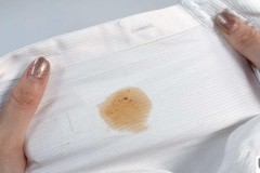 裤子上的油渍怎么去除？高效清洁方法与最佳清洁剂推荐
