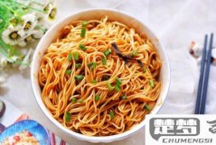 葱油拌面怎么做好吃？正宗做法与调料比例全解析