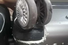 行李箱轮子坏了怎么换？详细步骤与工具准备指南