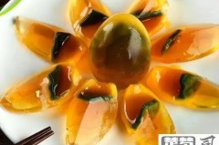 皮蛋是怎么做出来的？传统与现代制作方法全解析