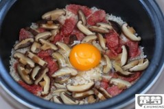 电饭煲怎么做煲仔饭？详细步骤与技巧全解析