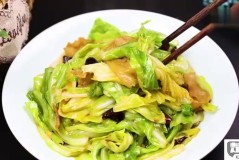 手撕包菜怎么做好吃？掌握这些技巧让你的家常菜更美味