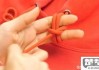 卫衣带子怎么打结好看？五种实用美观的打结方法详解
