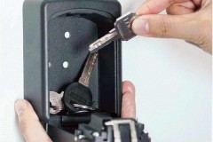 没有钥匙怎么配钥匙？专业解决方案与费用解析