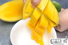 大芒果怎么切方便吃?掌握这些技巧让你轻松享用