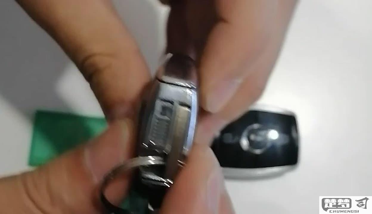 奔驰钥匙电池怎么换？详细步骤与注意事项