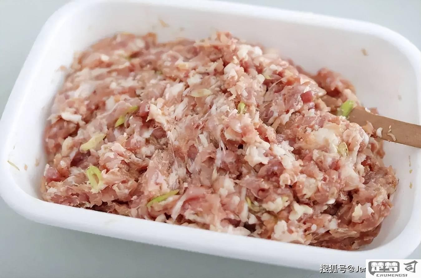 肉馅怎么调鲜嫩多汁？掌握这些技巧让你的肉馅更加美味