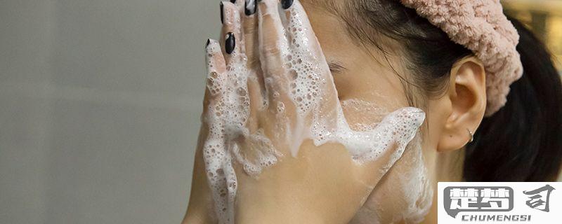没有卸妆水怎么卸妆？家庭常见物品替代方案全解析