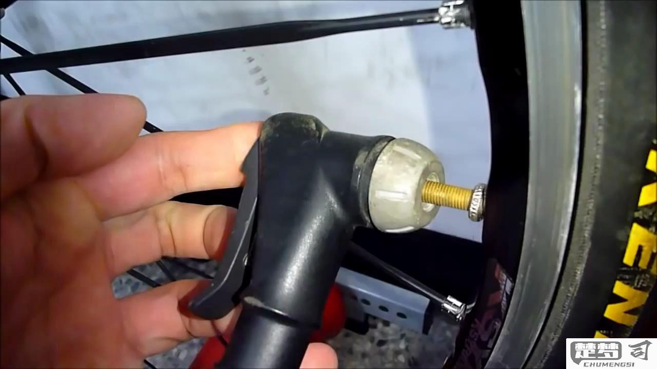 公路自行车怎么打气？详细步骤与注意事项