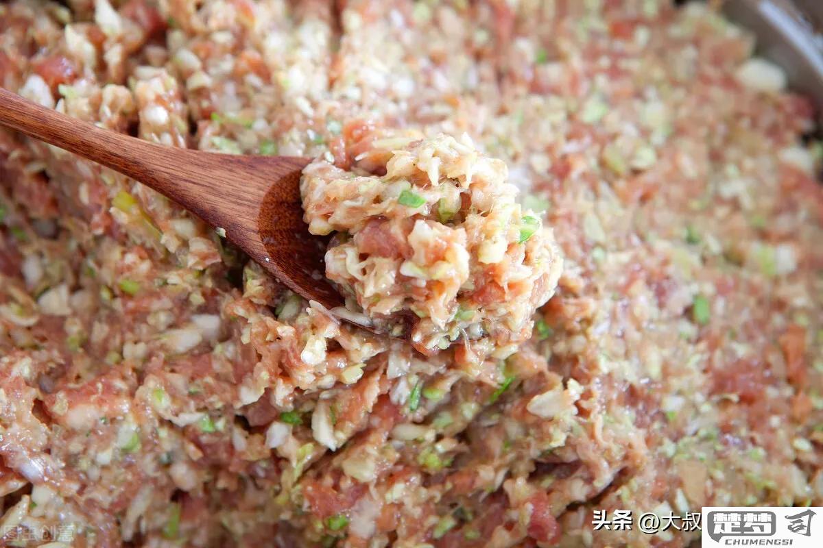 猪肉白菜饺子馅怎么调才能鲜美多汁？