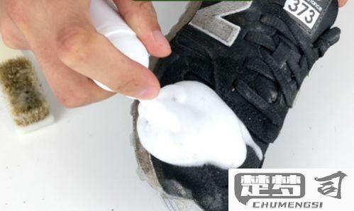翻毛皮的鞋子怎么清洗？正确方法和步骤详解